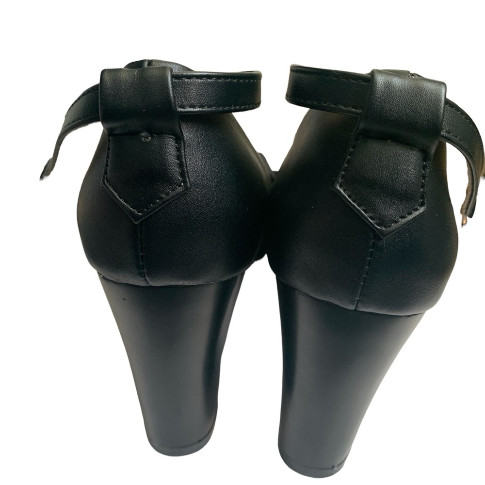 Black Mary Jane Style Pumps with Straps size 37 - Picture 4 of 10